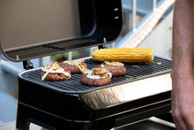 Load image into Gallery viewer, Attitude2go,Barbecue de Table à Faible fumée,BBQ Portable,à Couvercle,thermomètre,et Grille en Fonte,Alimentation : Cartouche de gaz CV 470 Plus,Gris