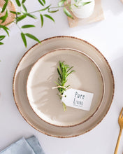 Load image into Gallery viewer, Ensemble Vaisselle en Grès 6 Personnes Rustique 24 pièces - Service de Table Rustique, Lavable au Lave-Vaisselle - Ensemble de Bols et Assiettes - Vaisselle de Table Pure Living en beige
