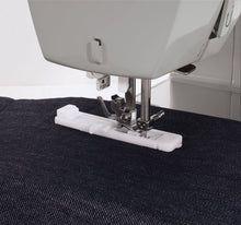 Load image into Gallery viewer, 2025 Macchina per cucire Heavy Duty 4423 -