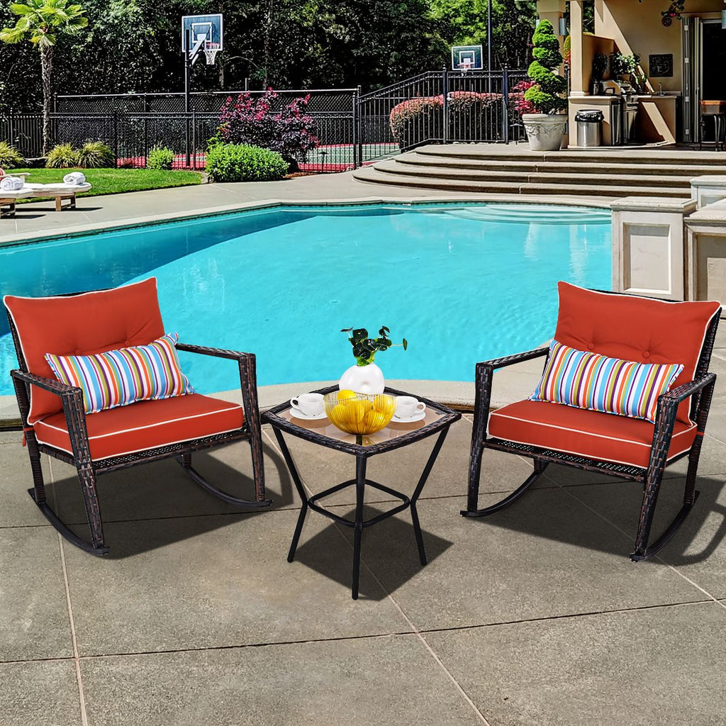 Ensemble de Jardin avec 2 Fauteuils  Bascule et 1 Table Basse en Verre Tremp Tous Coussins Inclus en Rotin PE -